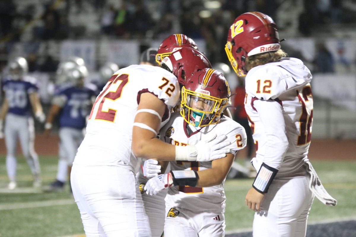 thepress_sports's tweet photo. THE BELL STAYS AT LIBERTY: Jaxon Bell’s 4 TD night powers @lhslionsfb 41-0 win at @FreedomFalcons. https://t.co/Vo4q2gwoWN