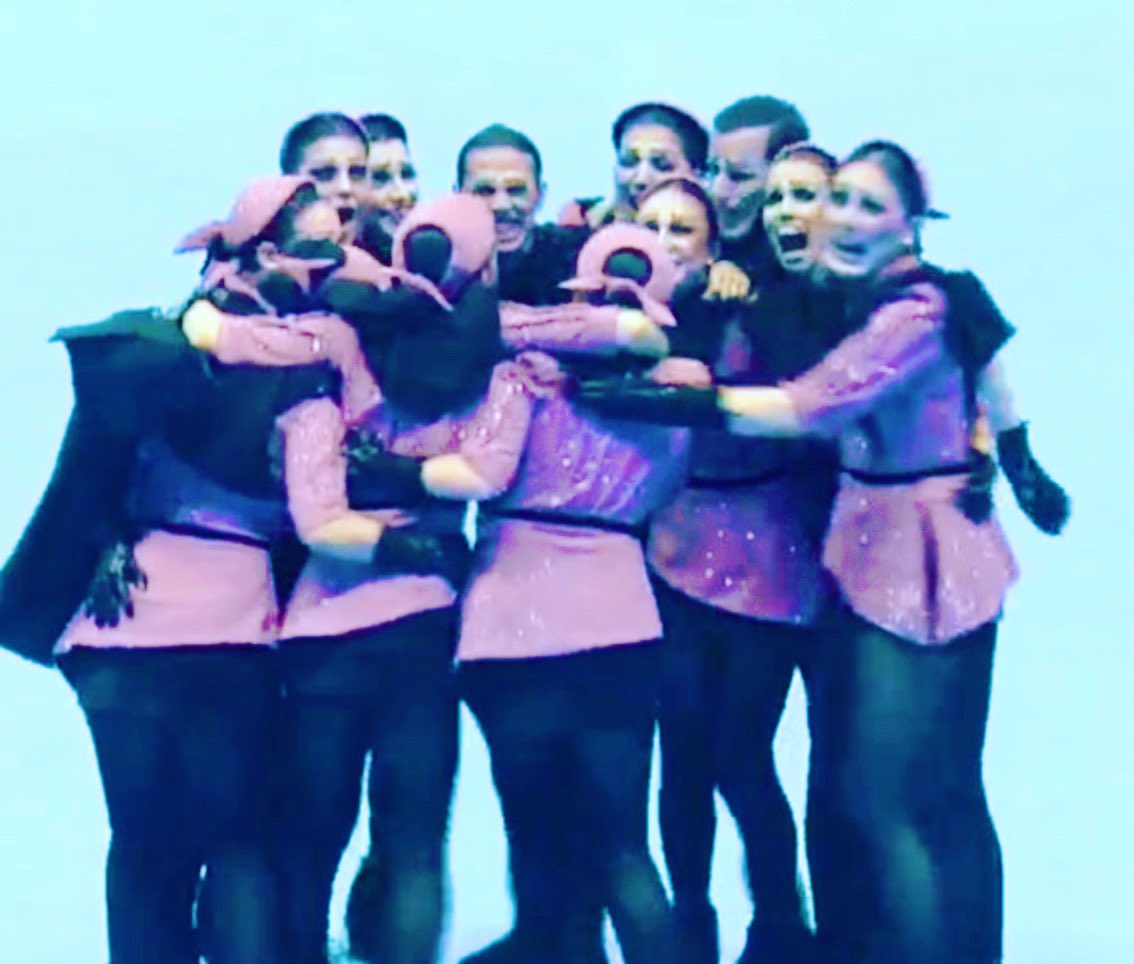 FCPatinatge's tweet photo. [🛼] El patinatge català lidera el mundial en grup xou petits. 
🥇@CPATona es proclama campió del món !!! 🌟
🥈Cunit Artístic Skating, plata
4a plaça: CPA Sant Quirze.
#Ibagué #Colombia 
@WorldSkate_news @Skatidor #esportcat 
#Catalunyaalmón https://t.co/tuObSEo2Yf