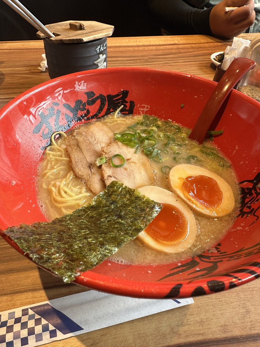 k8psk13768's tweet photo. 最近ラーメンばっかり食べてる https://t.co/gYM3NjZgGw