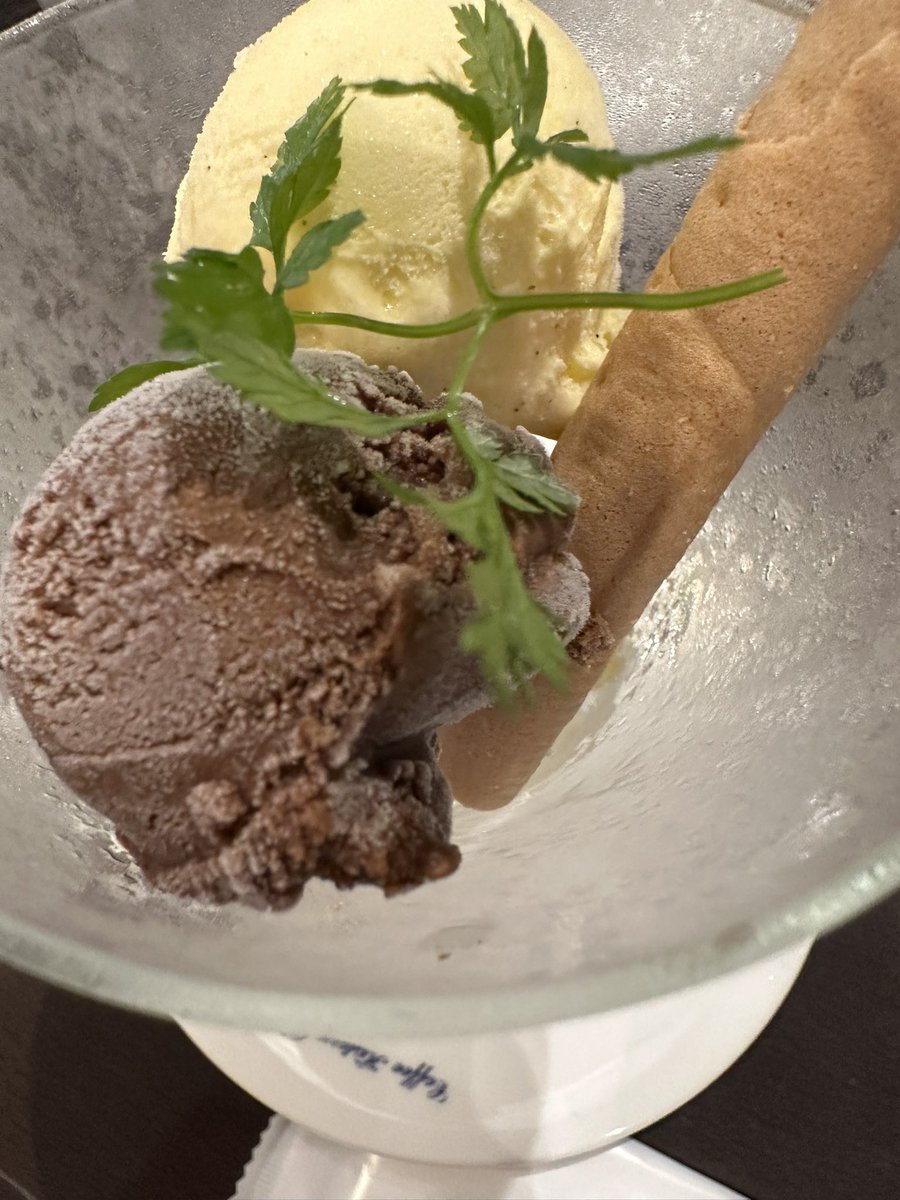 minamichanchi's tweet photo. 神戸珈琲物語
高いねー!高級ー!
#kobecoffee
#神戸珈琲物語
#喫茶店
#アイスクリーム
#ちょっとお出かけ https://t.co/DCmUfxW6hO