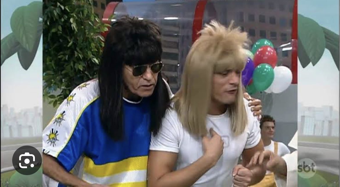 JorgeRadioOn's tweet photo. Esse filme do Queen é péssimo. https://t.co/9faVXbMxpj