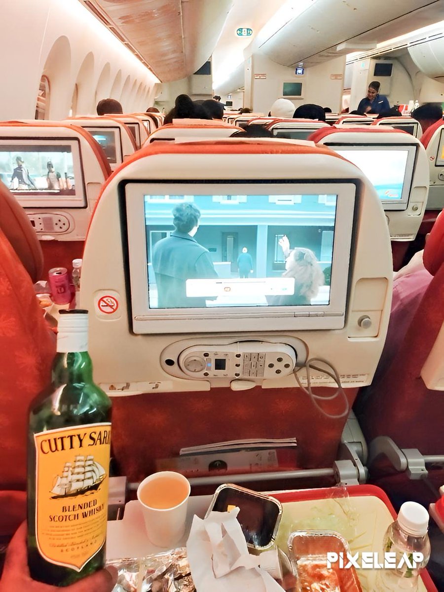 surajmadhukar's tweet image. 🙏 Thank you @airindia for the exceptional travel experience.🛫 #AirIndia ensures a fantastic flying experience  and supports our nation.Let's choose 'Made in India' for not just everyday products but also for larger commodities 🇮🇳 #SupportLocal #FlyWithPride"

Bottle'z mine 😜