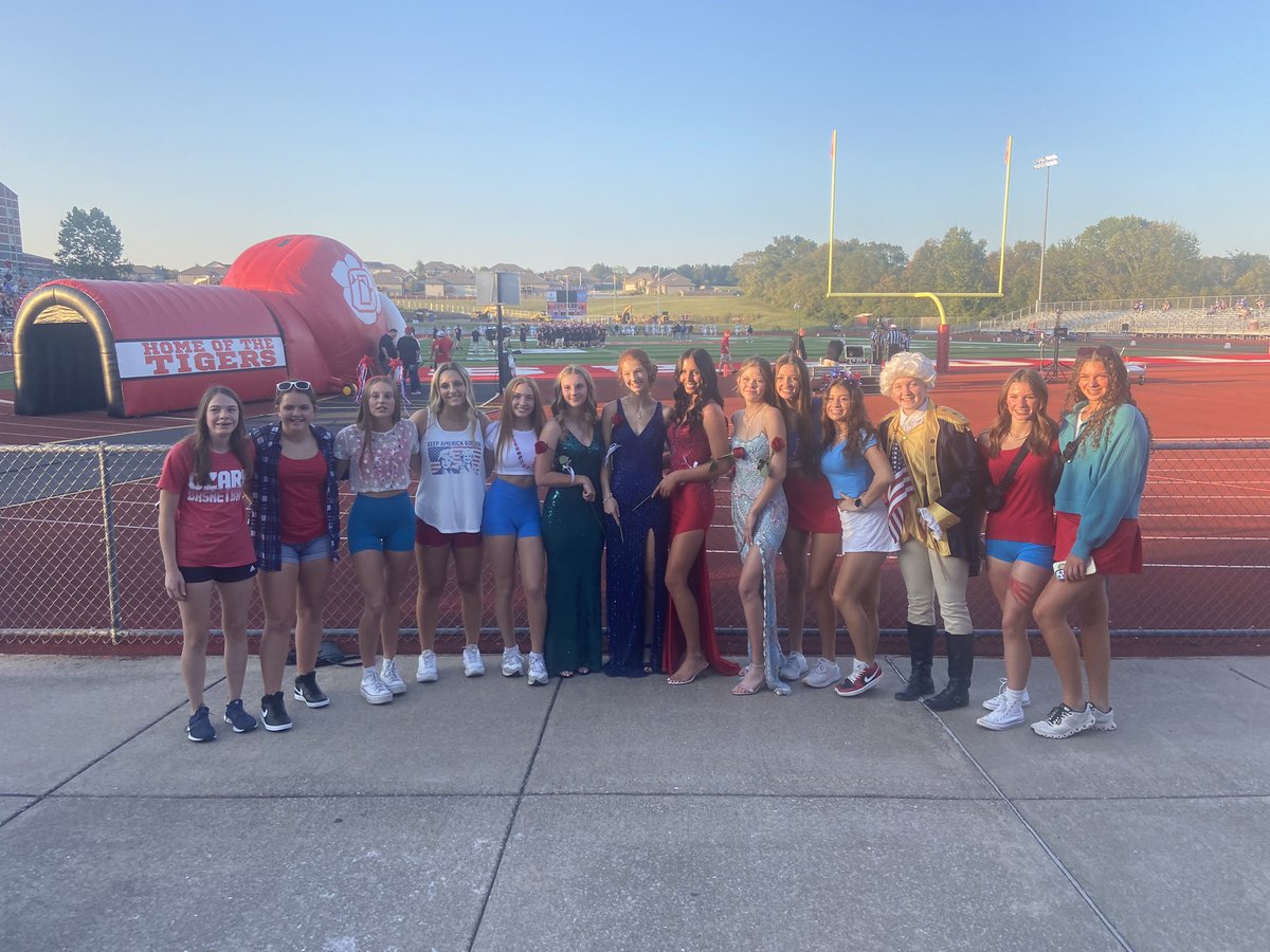OHSLadyTigers's tweet photo. Congratulations to our 4 Lady Tigers who were selected to represent their class at Homecoming!!
Senior Candidate Sydney Hampton
Sophomore Attendant Bria Wright
Freshman Attendant Carsyn Wood
Freshman Attendant Emma Humble https://t.co/bnaZ4rifdp
