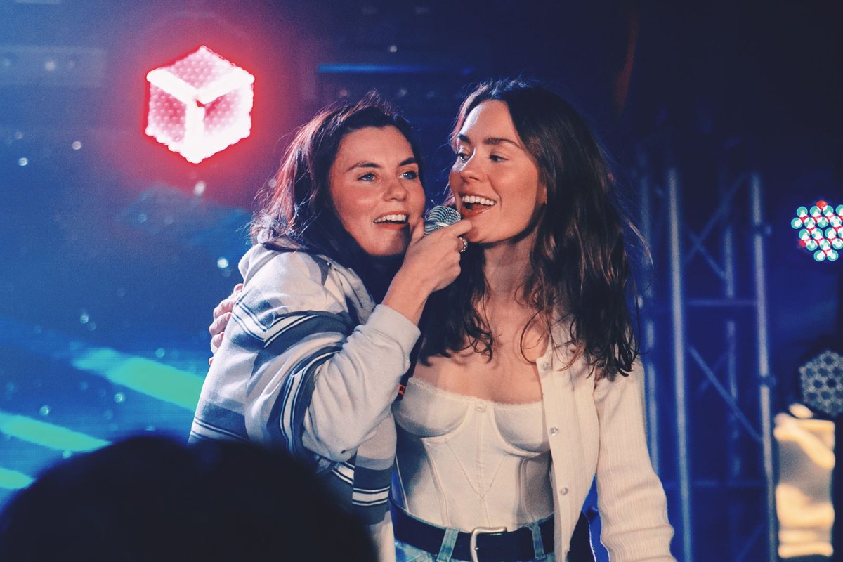 PCheng311's tweet photo. Got back to shooting music gigs again! Was able to catch @MoeReb and @anna_ofthenorth on the last leg of #CrazyTour in Manila. 

More photos on the Team PCheng FB page.

#photography #Canon6d https://t.co/HLD2zVIlaQ