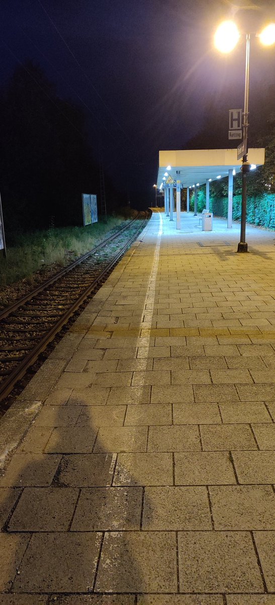 6:27 Uhr Mal eben kurz zum Schwestern Camp #gamecampbayreuth düsen :). Die #gcmuc Orga wünscht einen guten Morgen.