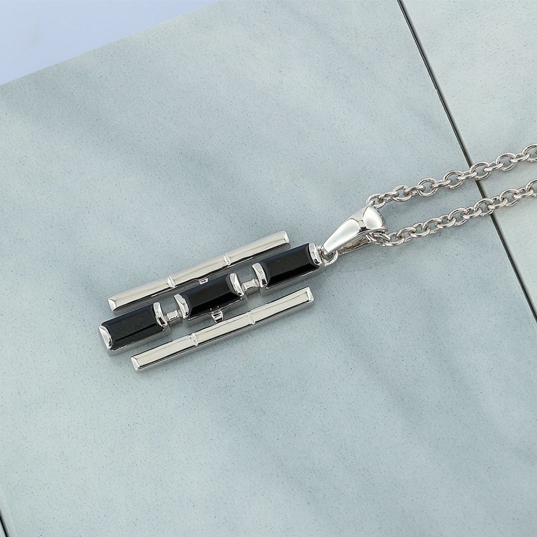 CocreateConnect's tweet image. Add a serene touch to any look with our black spinel pendant. This pendant has a unique and edgy design that accentuates the beauty of the gemstones.

#spinel #silver #silvernecklace #Silverchain #silverpendant #pendant #cocreate #cocreatestyle #handmade