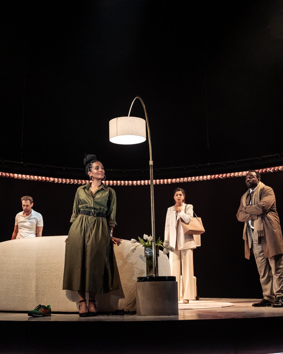 LyricHammer's tweet photo. Big love to the entire team of #GodOfCarnageLyric who have their final bows today ❤️ 

There are very few tickets remaining for the 2.30pm matinee and final 7.30pm performance. Don't miss seeing this incredible quartet on our stage. https://t.co/9ncHmwWTmH