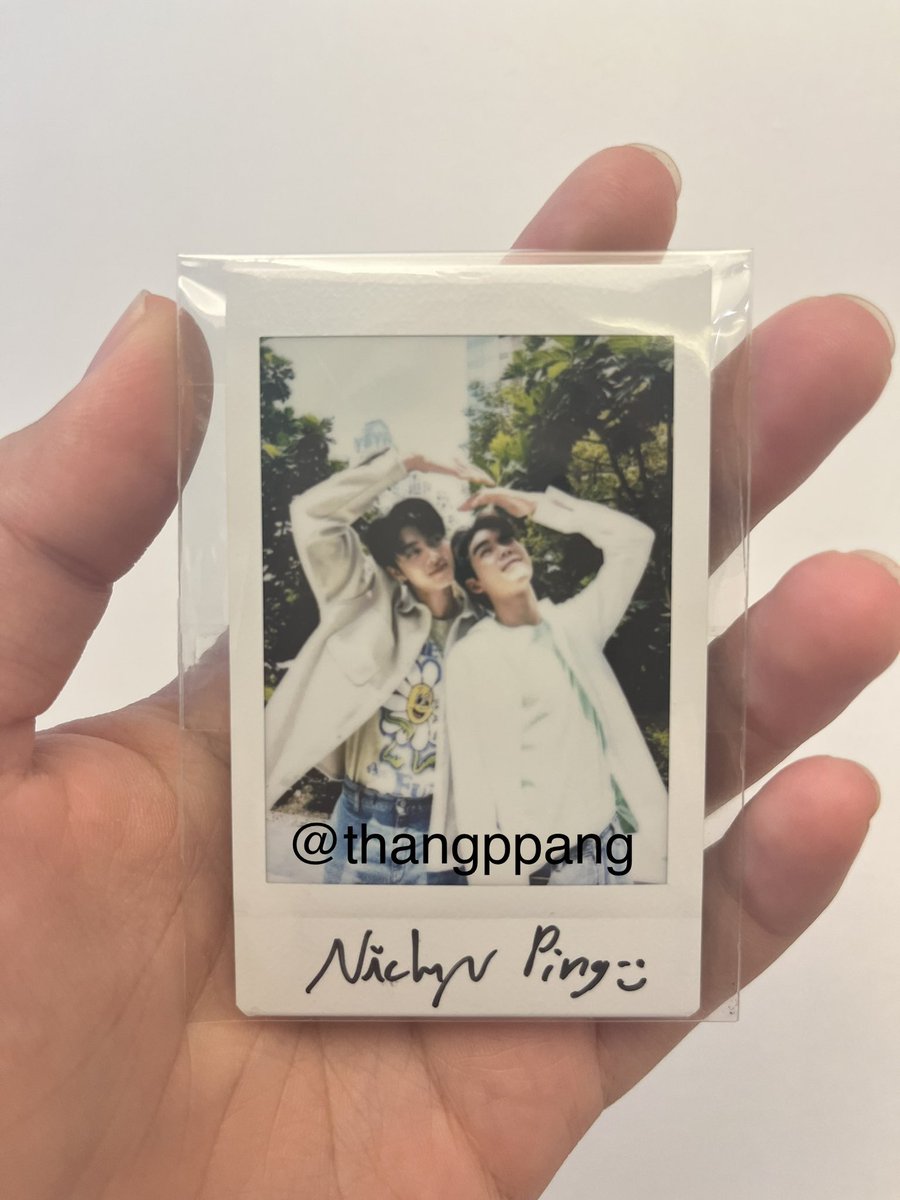thangppang's tweet photo. [ปล่อยของ] 

Polaroid พร้อมลายเซ็นมีนปิง จากกิจกรรม Lucky งานแฟนมีตค่าา 

ปล่อย 1,200 ต่อรองราคาได้ค่า ทัก DM ได้เลยค่า 

#Area86 #MeenPing #Meennicha8 #PingKrittanun https://t.co/MX5d98v5PA