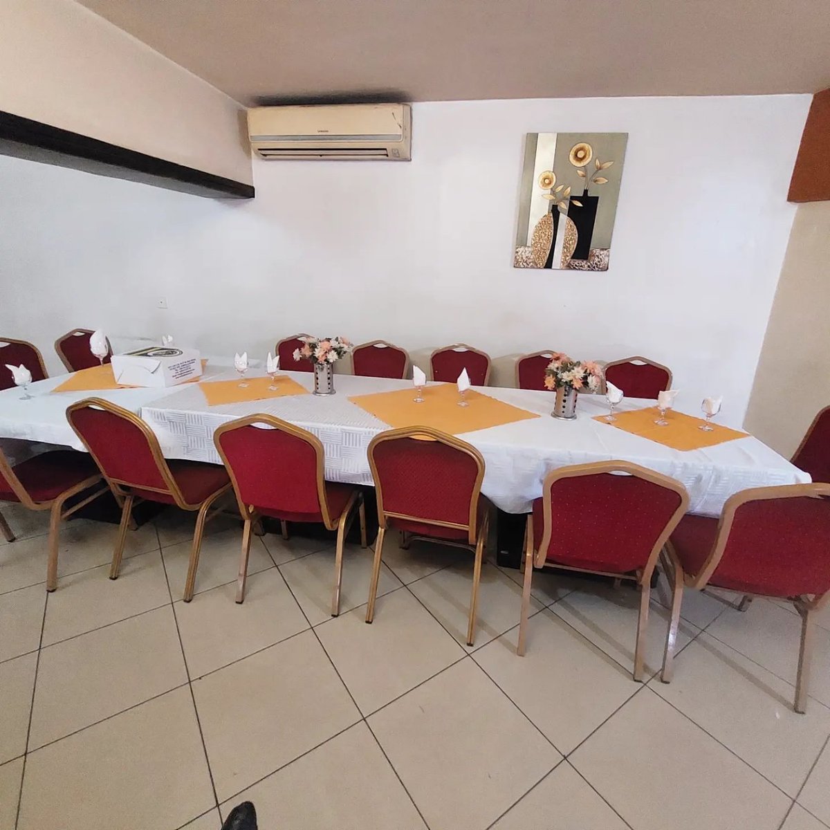 bizzcafe_ug's tweet photo. For all your birthday parties, corporate meetings, wedding meetings and other gatherings, we're ready to host you and offer an executive classy atmosphere to you and your guests.🥂

#babyshower #meeting #bridalshower #coporateevents #birthdayvenue #venue #bizzcafe https://t.co/tr25yRuXns