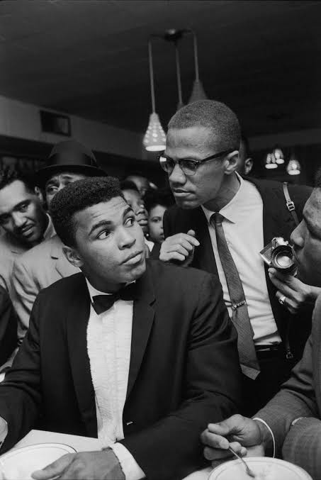 BROTHERHOOD ❤️❤️.

May Allāh continue to have mercy on Muhammad Ali and Malcolm X who died as a Martyr. #BloodBrother.