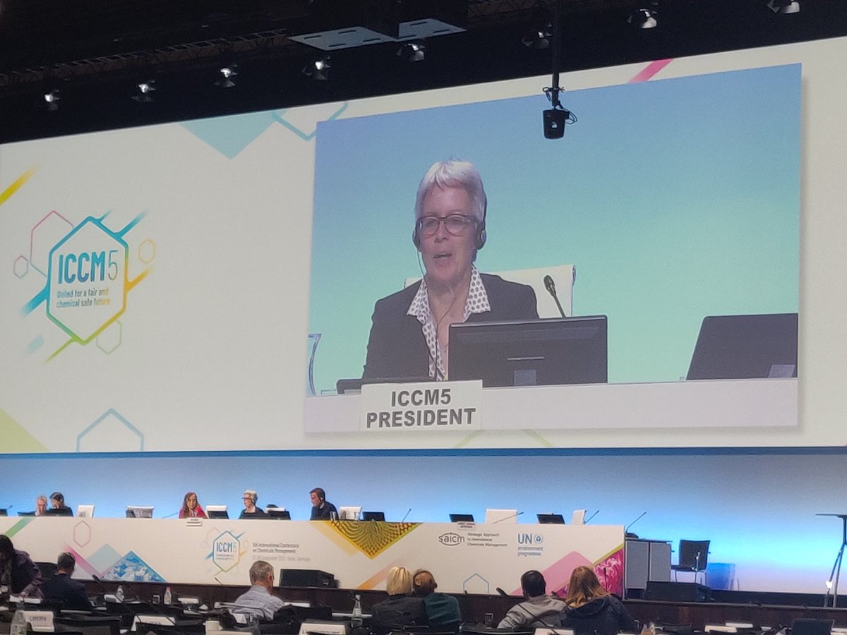 🆕🚨 📢 Today, after an extremely long negotiation, we made it!

➡️ We agreed to a new Global Framework on Chemicals 🧪
 'for a planet free of harm from #chemicals and #waste' ⬅️

#GFC #ICCM5 #SAICM #SDG12
