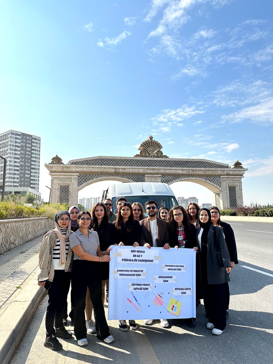 turkpdrdernegi's tweet photo. Ülkemizin dört bir yanından gelen meslektaşlarımız, genel merkezimiz tarafından düzenlenen 30 Eylül Ulusal Psikolojik Danışmanlar Günü etkinliklerine ve basın açıklamasına  katılmak için Ankara'nın giriş kapılarında buluştu!

@mesutyldrm_pdr 
@turkpdrdernegi 
@turkpdrtopluluk https://t.co/qoRi6irSSD