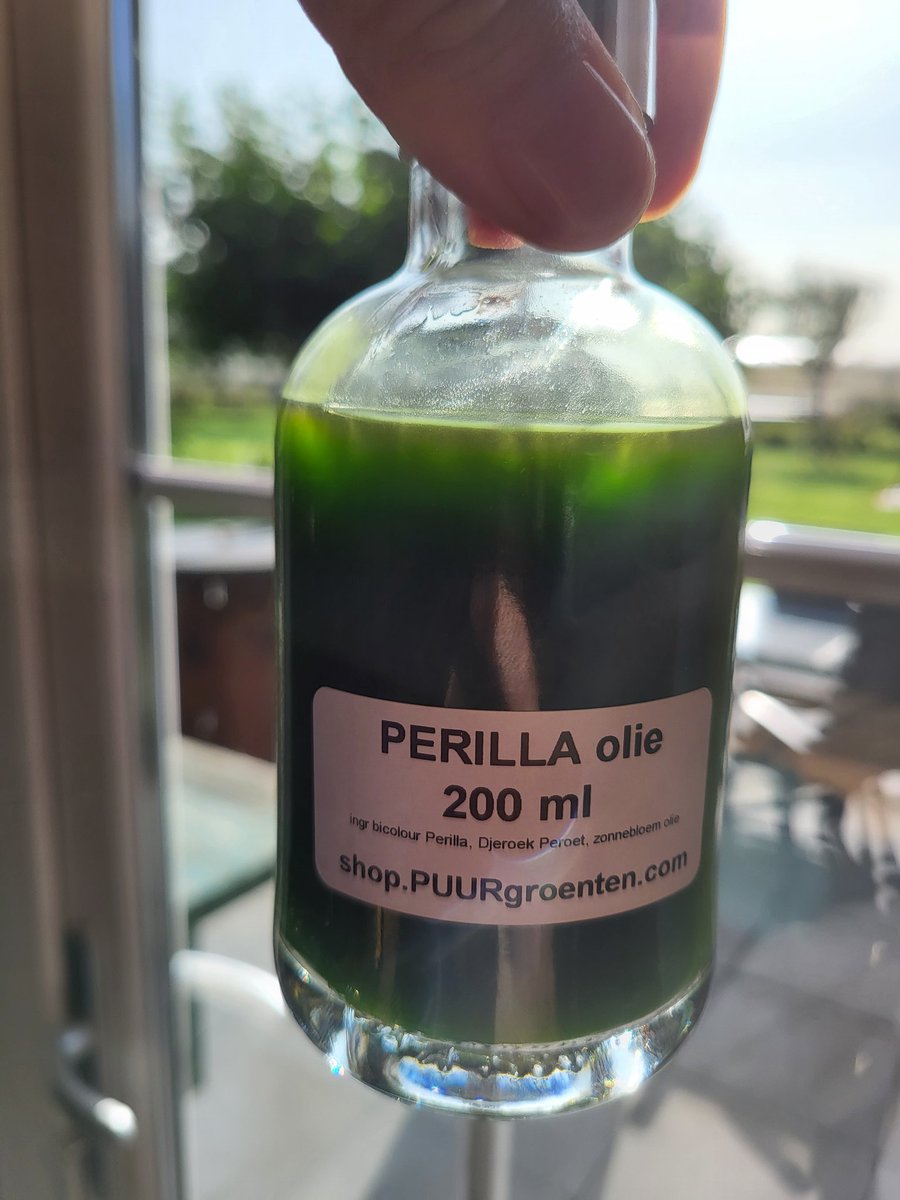PUURgroenten's tweet photo. What's NEW
.
.
Speciale batch voor René Huisman Restaurant SMAEK
.
Perilla olie met een vleugje djeroek peroet
.
#we❤️it #homemade #PUURgroenten #restaurantsmaek #perilla #bicolour #djeroekperoet #specialbatch #teamworkmakesthedreamwork #OnRequest #we❤️whatwedo https://t.co/0AbOf3zQKI