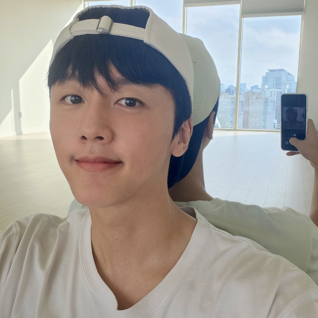 SF9official's tweet photo. 맛있는 저녁 먹어요 판타지❤️
#SF9 #YOUNGBIN https://t.co/n4ZYmiSUcH