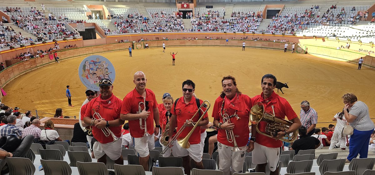 69462 - 11661
@Makoki dando marcha a las vaquillas de San Cosme y San Damian de Arnedo en el Arnedo Arena
@Makoki el Can y su Grupo Vela
#Arnedo