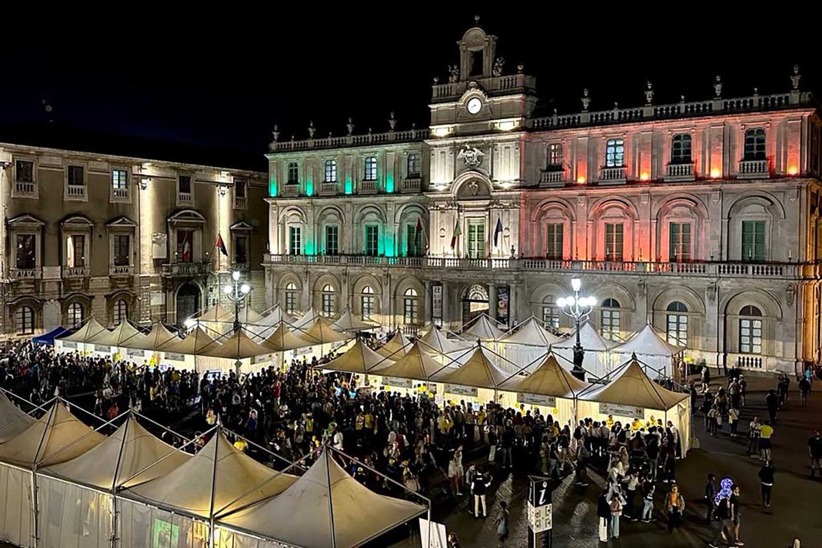 unict_it's tweet photo. #notteeuropeadeiricercatori2023, il successo della Festa della Scienza a @Unict_it
Ieri laboratori, visite guidate, dimostrazioni anche a Città della Scienza e all’Orto botanico
Su #UnictMagazine di #Unict
https://t.co/Gvf3MeMhCa https://t.co/R2ABqH968u