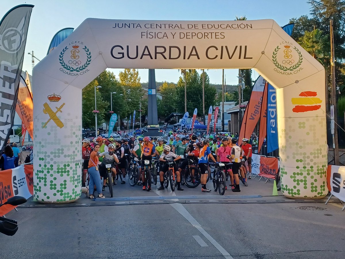 opcgranada's tweet photo. A punto de arrancar la II Ruta 062 Virgen del Pilar.
@guardiacivil 
@opcgranada https://t.co/vc6lo338Ai