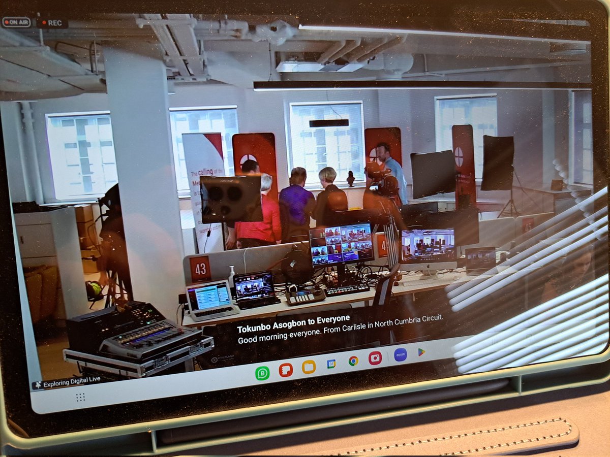 All logged on and ready for an amazing day online for #ExploringDigital!

Here's a 'backstage' view of the team photo of the presenters and crew!

#SaturdayWorking #LoveMyJob