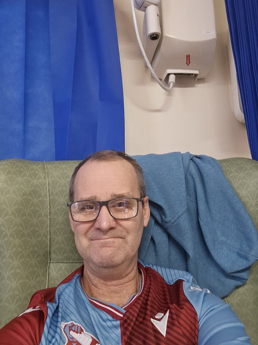 IanRedhead6's tweet photo. Cheering the lads on from goole hospital today #UTMI https://t.co/53H78deeVu