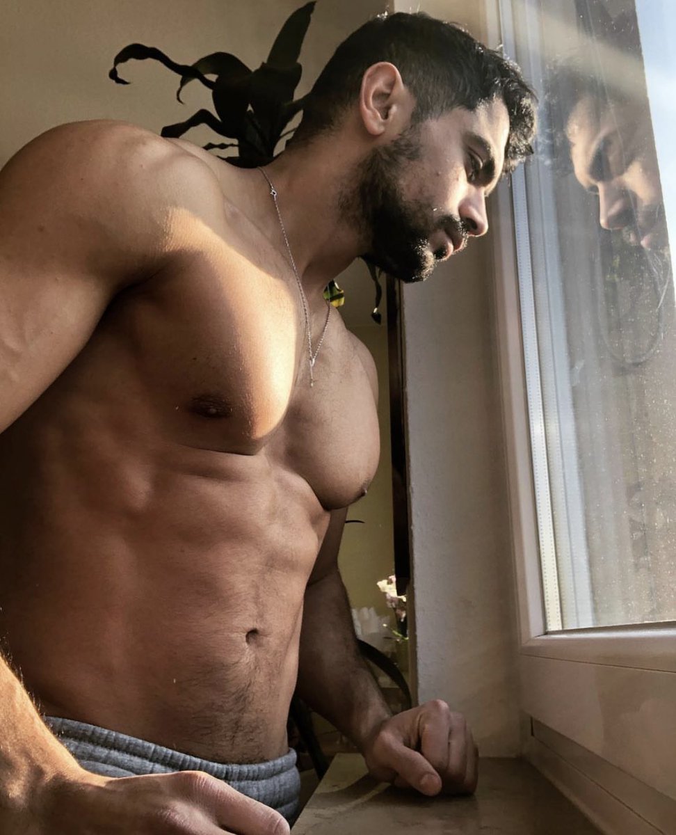 Bored … who is stepping up for some entertainment? 😈