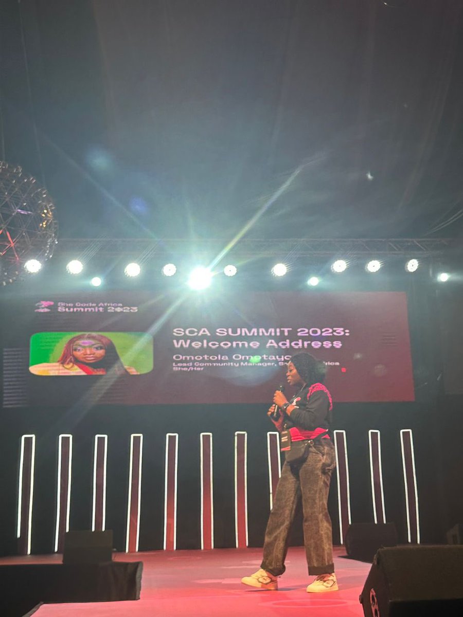 SheCodeAfrica's tweet photo. Official opening/welcome speech by the one and only @elegant_tolly 👏👏 https://t.co/wAbhLroAv7