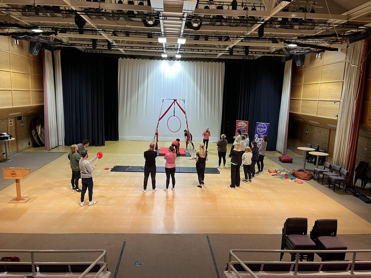 Yesterday we held our annual Partnership Day for primary PE leads. 👌

Thank you to everyone that attended and to our keynotes & tutors who made for an amazing day! ⚽️🏏🤹‍♀️🎪🏀

The FA PE Team @HuntsFA @Cricket_East @TeachActive All Stars Performing Arts @showtimecircus @Cambs_PE