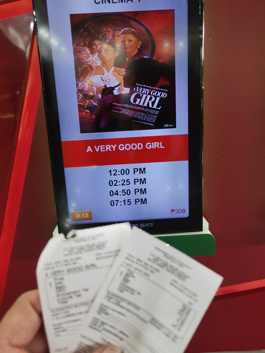 eybeegee310's tweet photo. Thanks sis @maykatherinep  sa treat.... @bernardokath
#Kathryn 
#Dolly 
#AVeryGoodGirl 
#moviefan 
#happy 
#thankful 
#sisterlove https://t.co/LkG2gOKKN5