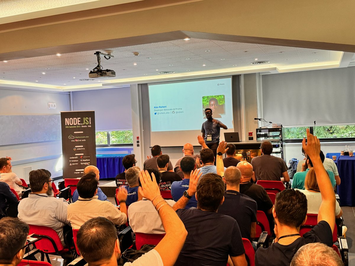 nodejsconfit tweet media