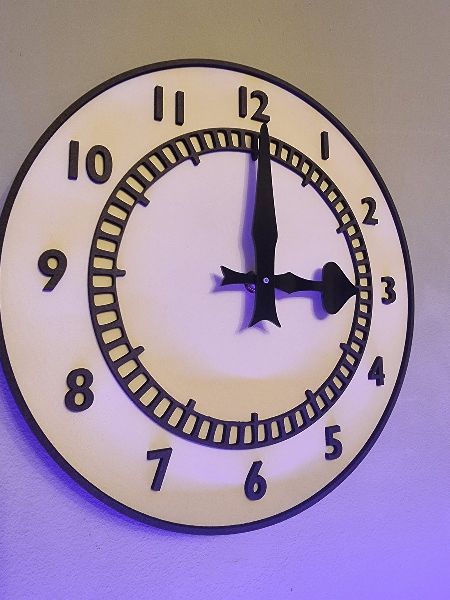 ⚠️ 🚨 COMPETITION TIME 🚨 ⚠️ 
WIN A CLOCK END CLOCK WHEN ARSENAL BEAT BOURNEMOUTH.  TO ENTER LIKE, FOLLOW AND RETWEET. CLOCKS AVAILIABLE FOR JUST£30 AT MADJACKSIGNS.COM CHECK OUT ALL OUR CLUB CRESTS ALSO. #BOUARS #arsenal #Gunners #gooners #COYG #clockend #PremierLeague