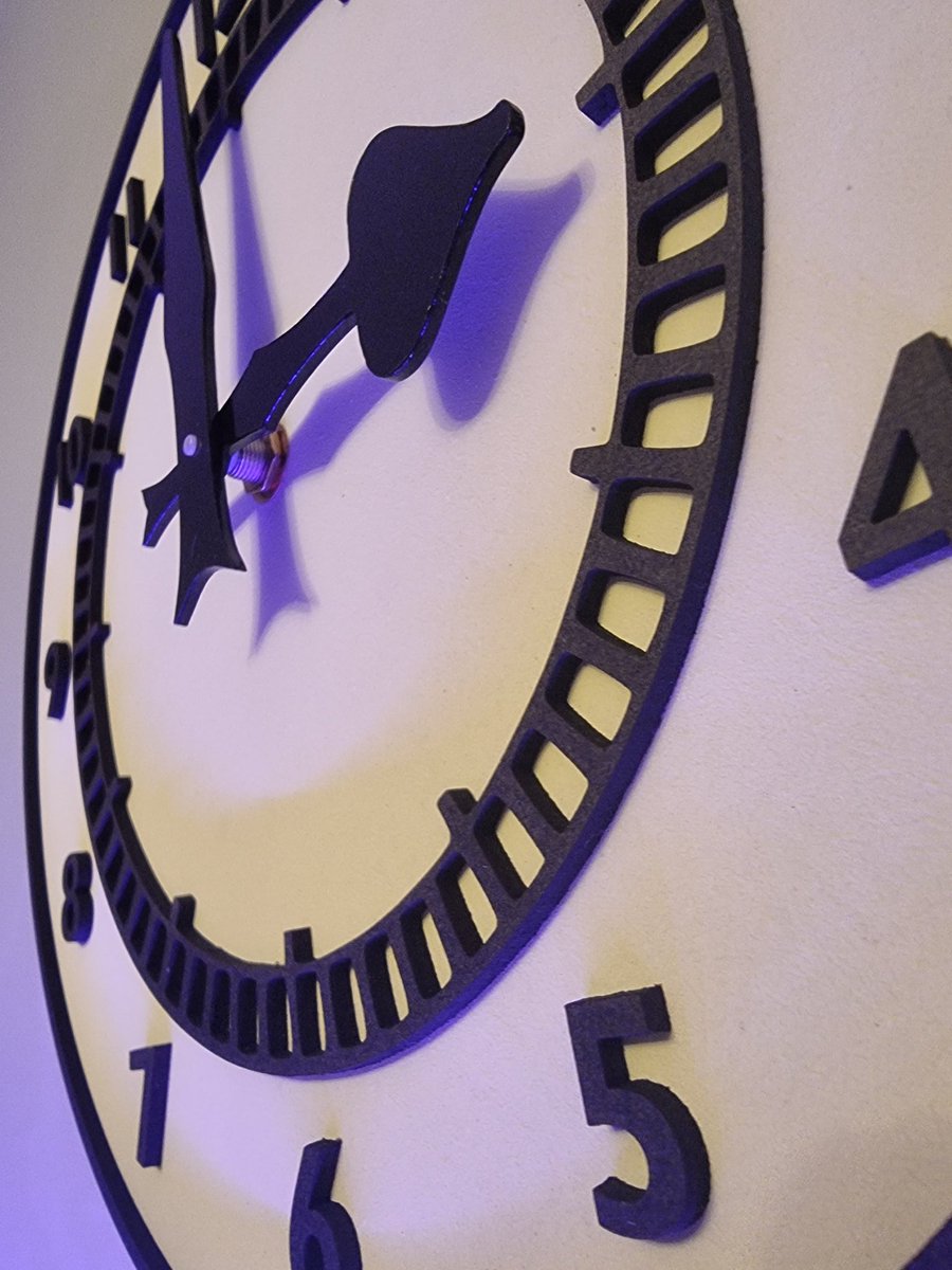 sliney66's tweet image. ⚠️ 🚨 COMPETITION TIME 🚨 ⚠️ 
WIN A CLOCK END CLOCK WHEN ARSENAL BEAT BOURNEMOUTH.  TO ENTER LIKE, FOLLOW AND RETWEET. CLOCKS AVAILIABLE FOR JUST£30 AT MADJACKSIGNS.COM CHECK OUT ALL OUR CLUB CRESTS ALSO. #BOUARS #arsenal #Gunners #gooners #COYG #clockend #PremierLeague