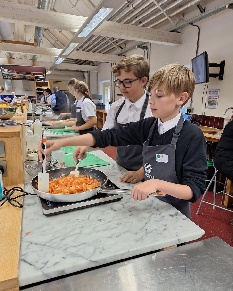 DHFSFoodTech's tweet image. Thank you to The School of Artisan Food at Welbeck for a wonderful experience - students have been developing their making skills and understanding of healthy eating.  Huge thank you also to Mrs Wilders for organising this activity! @DHFSUpdate 
bestfoodforward.co.uk