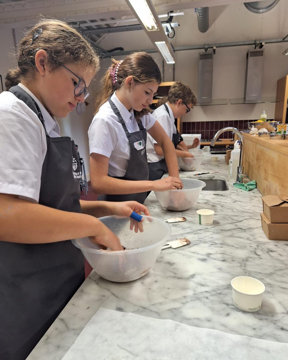 DHFSFoodTech's tweet image. Thank you to The School of Artisan Food at Welbeck for a wonderful experience - students have been developing their making skills and understanding of healthy eating.  Huge thank you also to Mrs Wilders for organising this activity! @DHFSUpdate 
bestfoodforward.co.uk