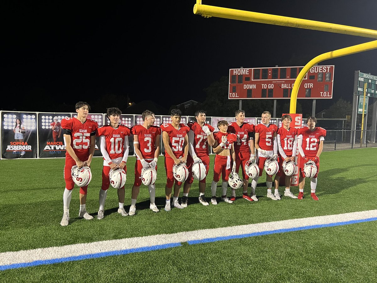 JasonKraushaar's tweet photo. Seaside beats Tillamook 41-35!!!  Strong work Seaside!!! https://t.co/sAZ8eVLGm6