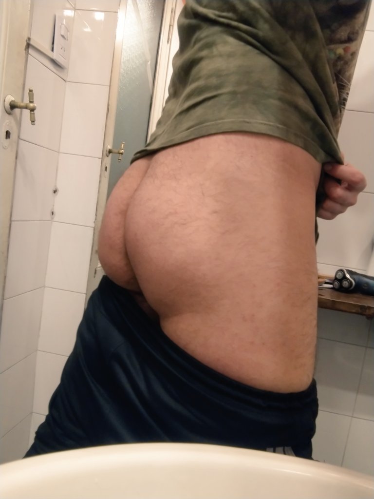 freeonofree's tweet photo. Años que no me sacaba una foto del culo. https://t.co/zXj7g3whRG