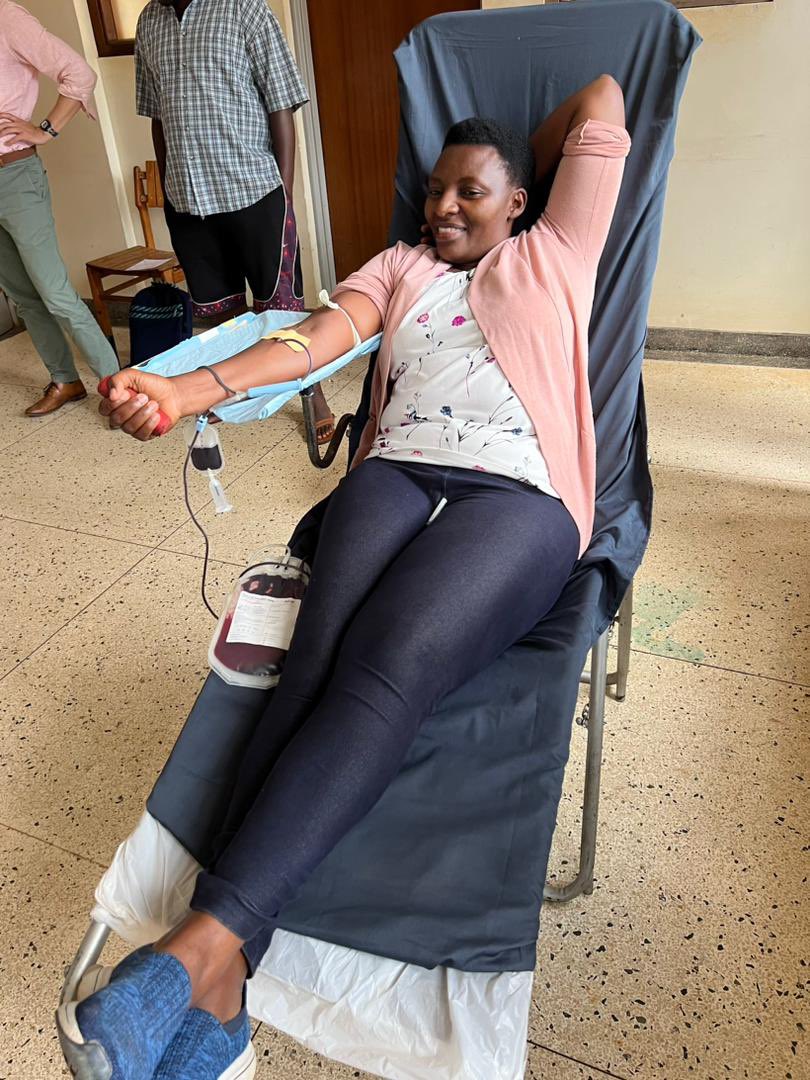 GlobalHealthCo4's tweet photo. Serving the larger community is through blood🩸donation! Thanks to Dr. Grace Kansiime @graekan Internal Medicine Head @MbararaUST &amp; her team  with @MGHGlobalHealth colleagues @pkolds &amp; @RMushagara for the blood donation support to Mbarara Blood Bank. @MbararaHospital @dr_sasiimwe https://t.co/MDIdaDaTFe