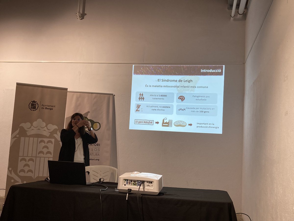 ExploratoriRN's tweet photo. A la #NitRecercaCAT23 a Berga ha tingut lloc la Microxerrada d’Aaron Call de @BSC_CNS i Laura Cutando de @INC_UAB amb un ple absolut al Claustre de Sant Francesc @AjuntamentBerga https://t.co/STvLumMTwK