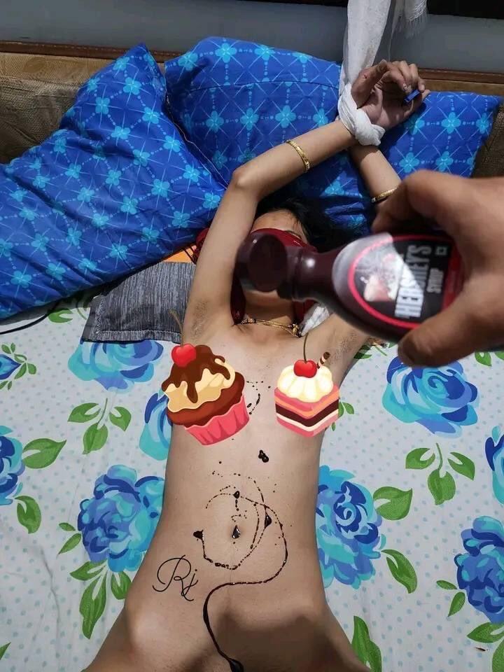 its_always69's tweet photo. I love chocolate …
#bdsm #karachi #weekend https://t.co/4SMnG6sYS3