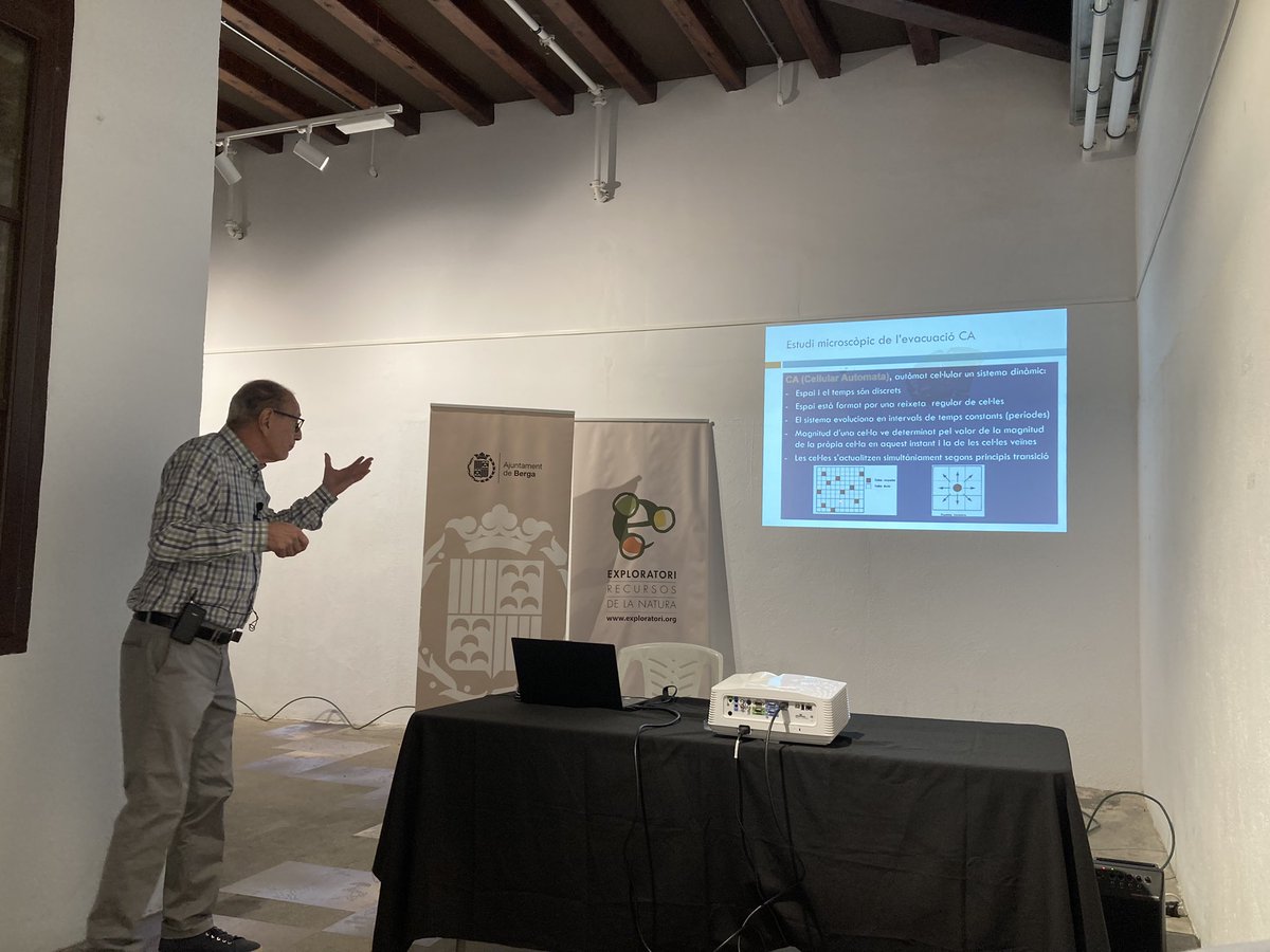 ExploratoriRN's tweet photo. Les Postres de ciència al Claustre de Sant Francesc de Berga van acabar amb les Microxerrades de Salvador Casadesús (ocupació de la Plaça Sant Pere per Patum) de @la_UPC i Elisabet Vila (llenguatge i autisme) de @UniBarcelona #NitRecercaCAT23 @AjuntamentBerga https://t.co/zPaUAxsz51