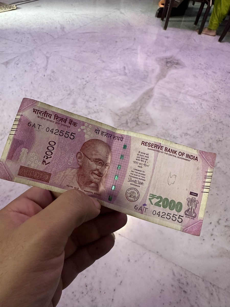flyingbeast320's tweet photo. Comment karke Antim Shradaanjali de dijiye!! 
#Bye2000 #LastDayof2000 https://t.co/8wX1cUlAer