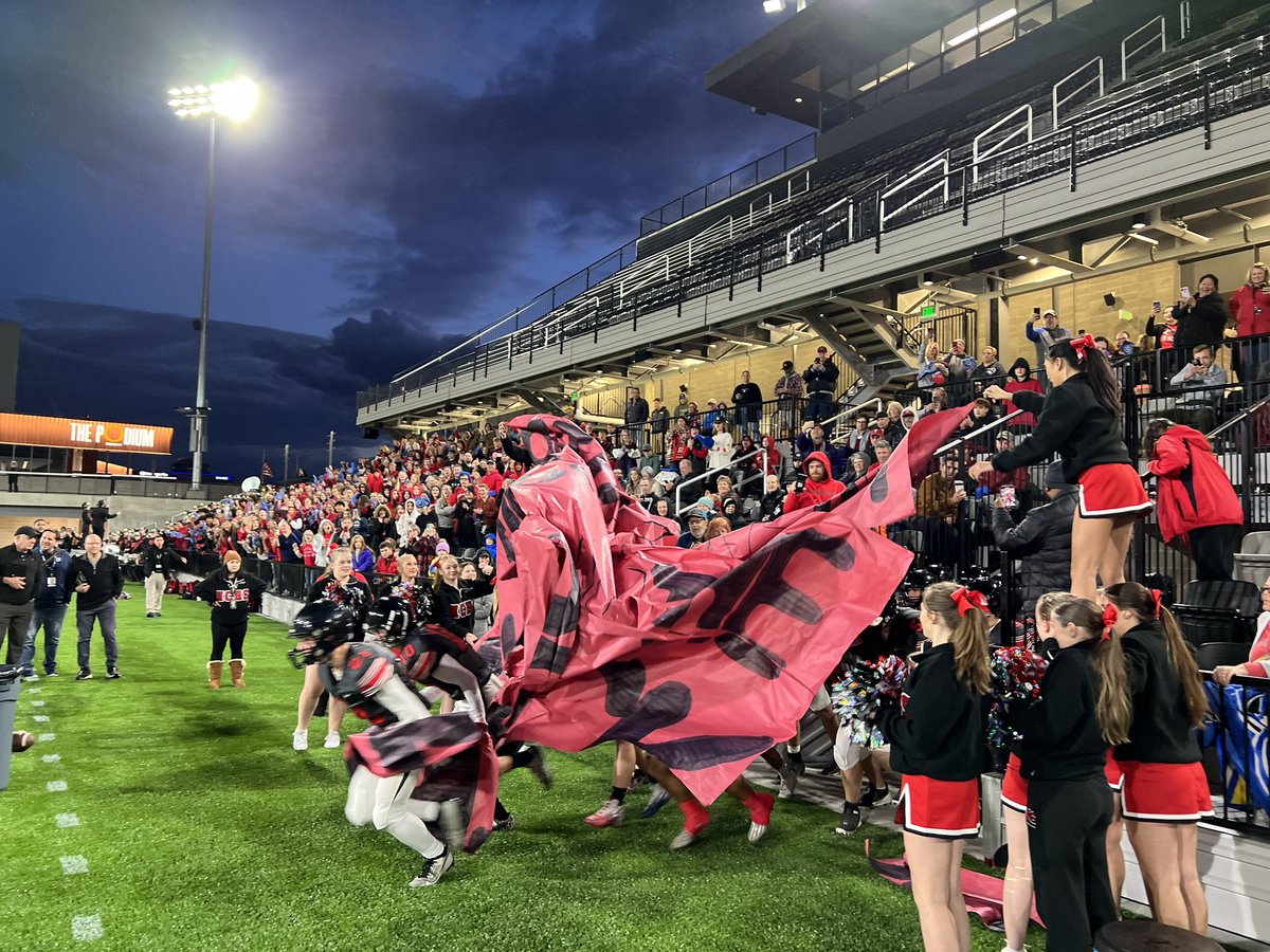 SPSActAth's tweet photo. What a great first few nights at #ONESpokaneStadium 🙌🏻🙌🏻 #SPSPromise #HSFootball #HSSoccer #HSCheer #HSDance https://t.co/te1Vw2gog3