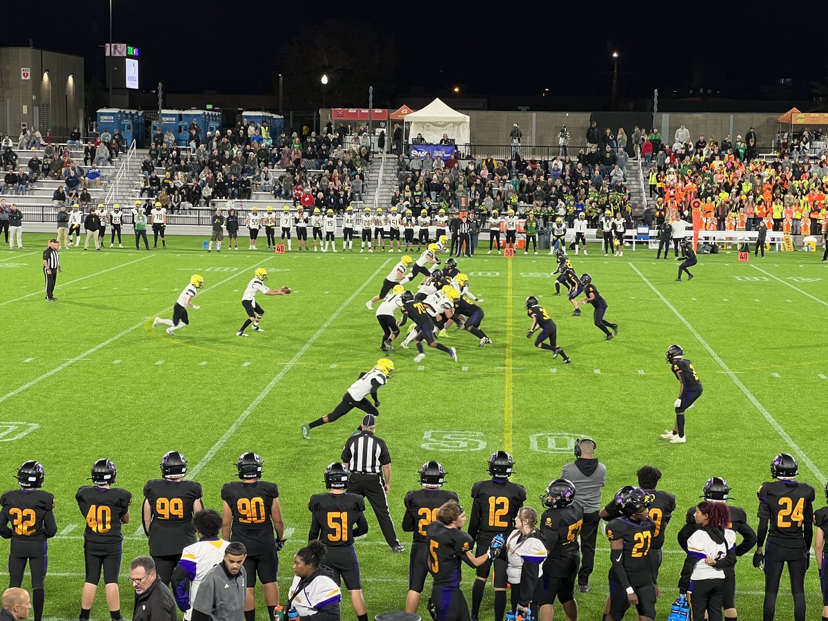 SPSActAth's tweet photo. What a great first few nights at #ONESpokaneStadium 🙌🏻🙌🏻 #SPSPromise #HSFootball #HSSoccer #HSCheer #HSDance https://t.co/te1Vw2gog3