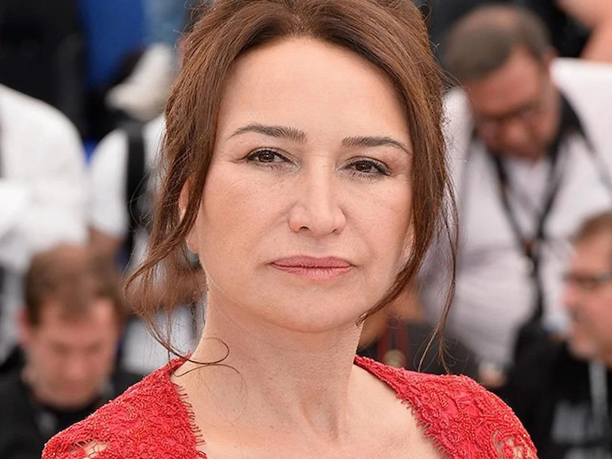 KHK ile ihraç edilenleri anlatan "Kanun Hükmü" belgeselinin Antalya Altın Portakal Film Festivali’nden çıkarılmasıyla başlayan kriz büyüyor...

Demet Akbağ, jüri başkanlığından istifa ettiğini açıkladı.