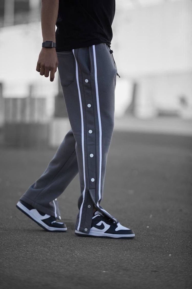 TheHalal_Brand's tweet photo. IF THIS APPEARS ON YOUR TL, KINDLY RETWEET 🙏

HALAL WARDROBE DEAL!! 🥂🤝

For #50,000 you get, 3 pants, 3 tops, 1 tee or short.

For #100,000 you get 7 pants, 6 tops, 1 round neck Tee and 1 short.

For #200,000 you get 15 pants, 13 tops.

(Top includes hoodie, shirt, tees) https://t.co/YxGJjeq12H