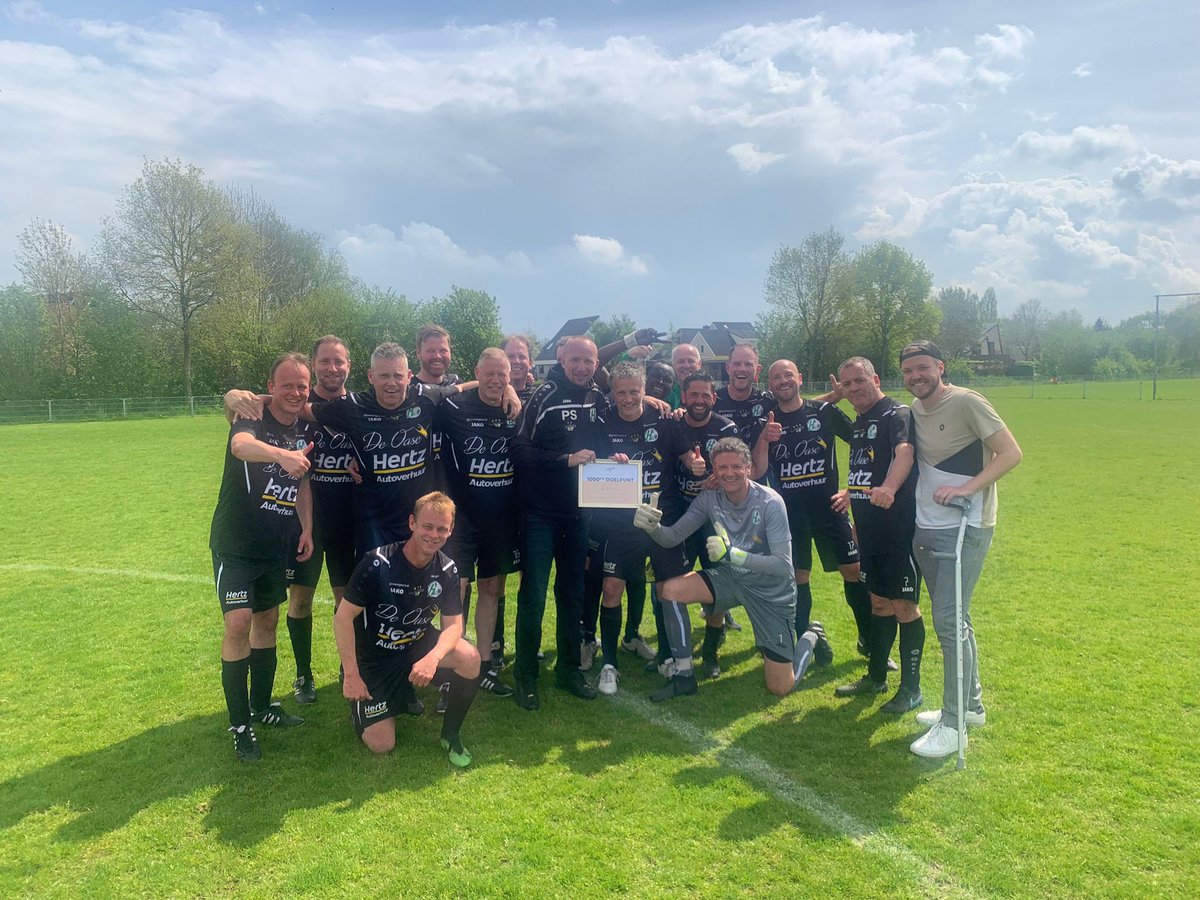 hvb8heerenveen's tweet photo. #MATCHDAY vandaag de #derby op het programma #HVB10 - #HVB9 Aanvang #1430uur op #VeldA Beloofd een mooie #pot te worden πͺβ½οΈ Delen geen #opstelling vandaag π @GreensportN @HertzHeerenveen #BarOase #SmitStaal #Argentis #tHonk @vvHvB @hvb10heerenveen https://t.co/fMLwW6cRR5