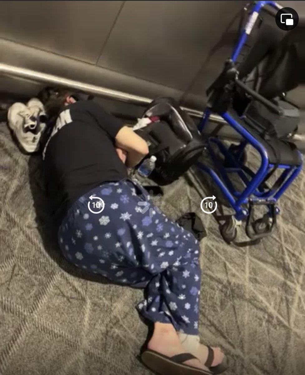 MidniteGamingTV's tweet photo. @JetBlue JetBlue my parents always loved ur airlines.   Then you don’t tell them the fight is canceled. You guys lose there luggage so have they go to baggage claim and now they are stuck laying on the floor of LaGuardia airport Because they can’t get back into the terminal https://t.co/k38fvjvfSr
