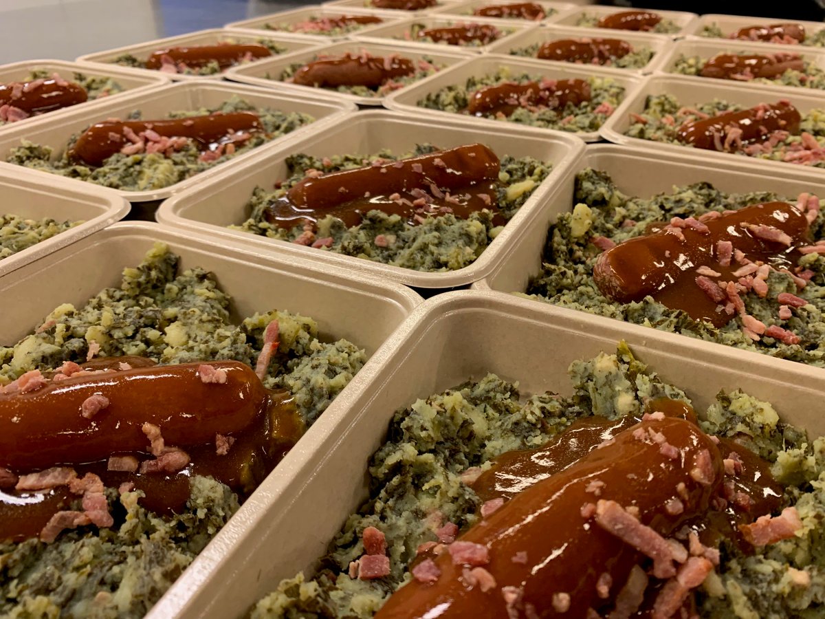 Jaaaa hoor, ze zijn er weer: STAMPPOTTEN! Boerenkool met worst, hutspot met onze heerlijk hachee en natuurlijk zuurkool! 
Per stuk verpakt als maaltijd te bestellen maar natuurlijk ook ons uitgebreide stamppotbuffet! Mmmm! Dat wordt smullen! 
slagerijvanguilik.nl/product-catego…