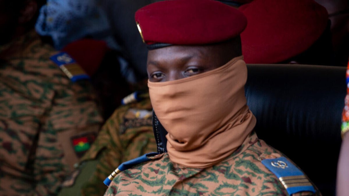 France24_fr's tweet photo. Burkina Faso : les élections pas "une priorité" et la Constitution sera modifiée, selon la junte
➡️ https://t.co/FF8HVUOuuH https://t.co/wWm9WNwdZL