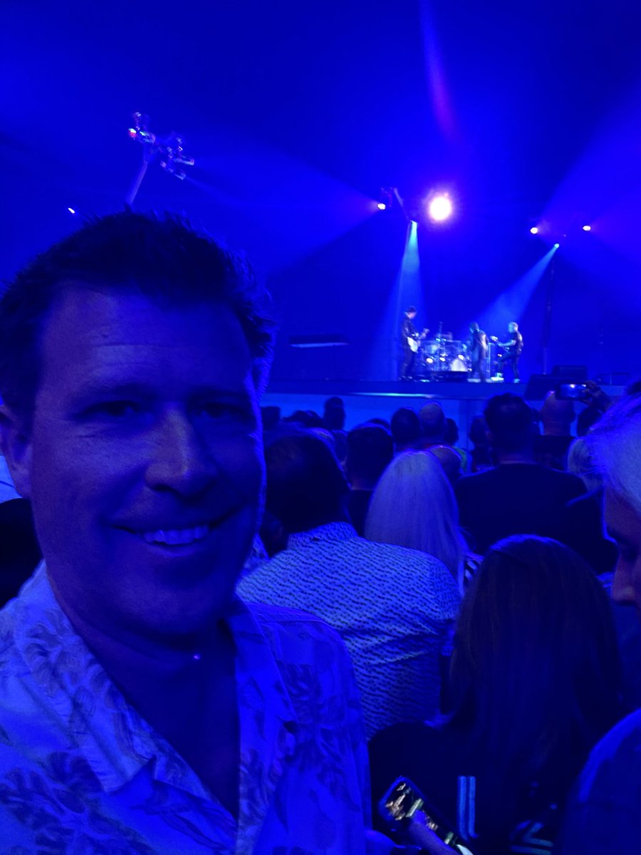 Unbelievable <a href="/U2/">U2</a> show at #Sphere in Las Vegas. Busy show I’ve ever seen.
