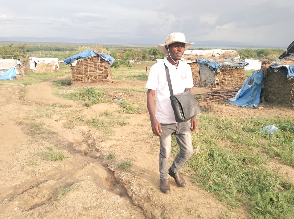 Maru_foundation's tweet photo. More of our dev't &amp; humanitarian grassroots work goes to support #DisasterAffected populations &amp; their communities.

With support from our #TrustedFriends, we continue to deliver cash, food &amp; non-food relief to #IDPsInKasese.

There's a lot of crisis, help is very much needed. https://t.co/zPWxM8JR2C