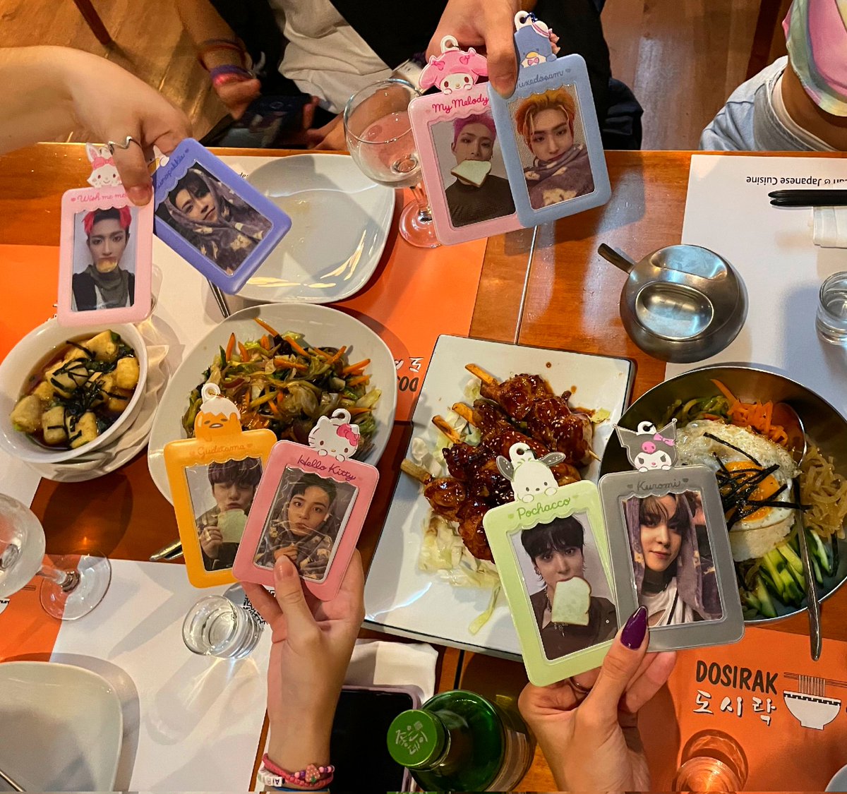 mingkisfairy's tweet photo. atiny meet up with lots of yummy food !!
(♡ˊ͈ ꒳ ˋ͈) 
 #달토끼티즈_미션1 https://t.co/4LNfQgG1gv